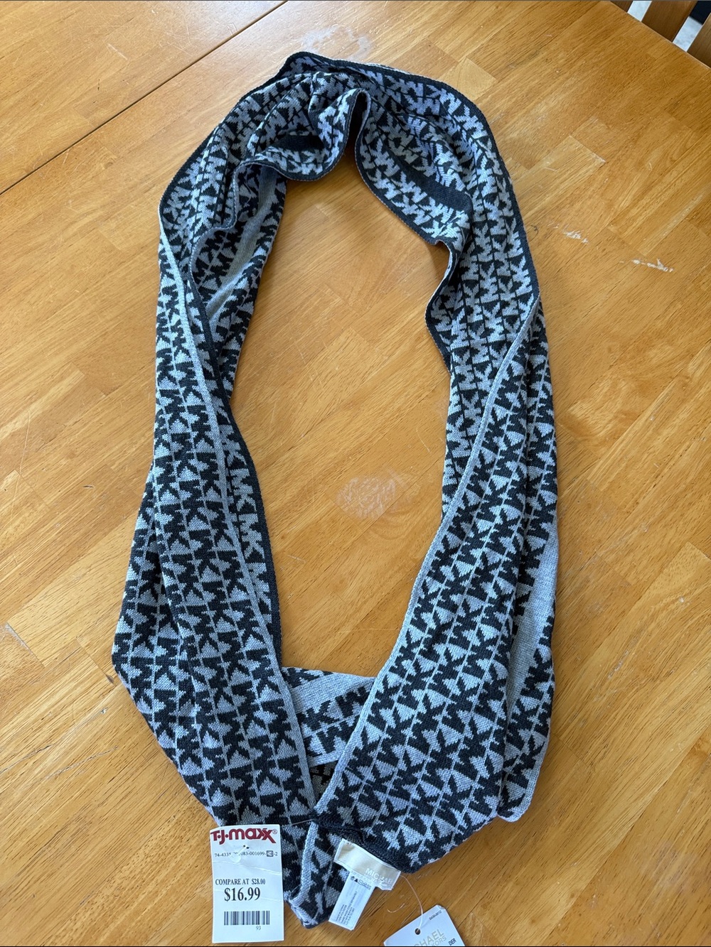 Michael Kors Black and Gray Patterned Infinity Scarf